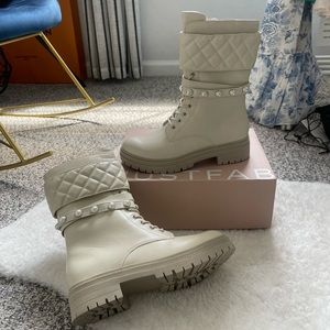 Brand new never worn boots white cream